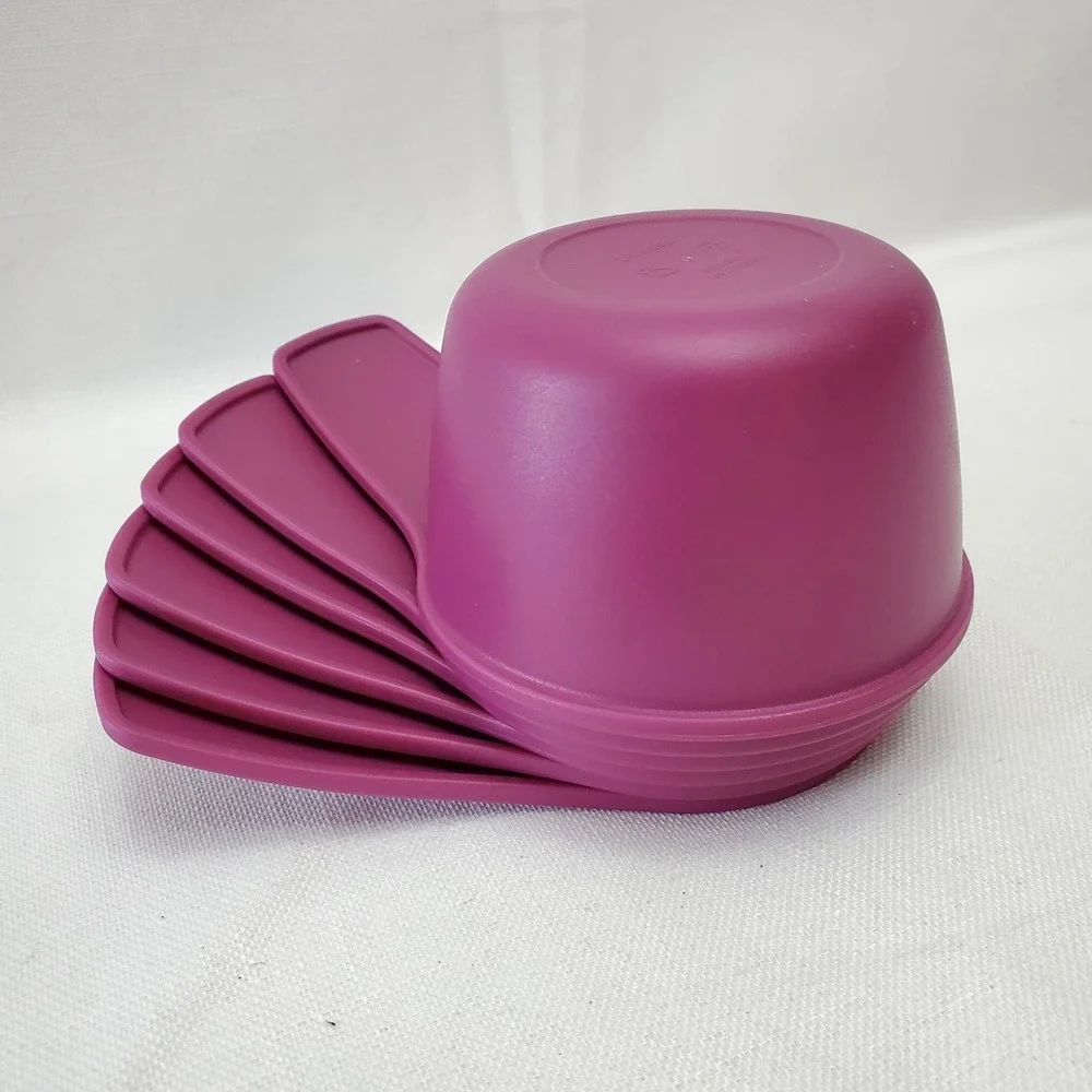 Tupperware Magenta Measuring Cups Set 7 Pc 1/4 to 1 Cup‎ Nesting Stackable (NOS)
